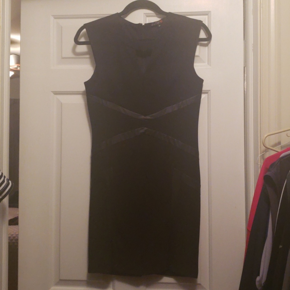 Black Guess bodycon dress
